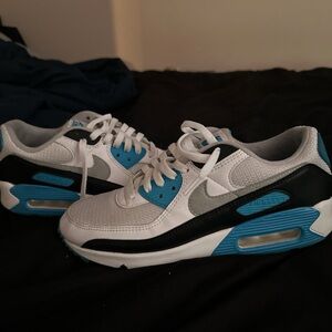 Nike Air Max 90 Laser Blue (2020)
Comes With Original Box